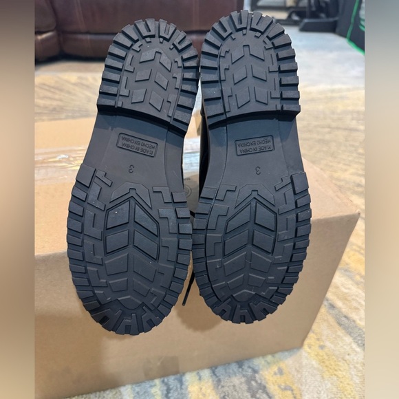 Old Navy EUC Girls Kids' Faux-Leather Lace-Up Combat Boots Black Sz 3 - Picture 4 of 5